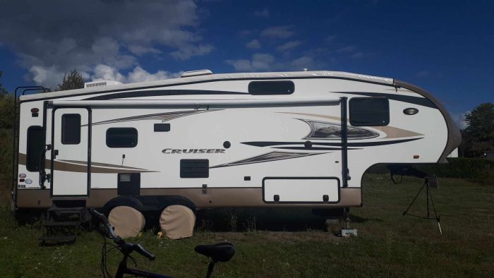 FIFTH WHEEL CROSSROADS CRUISER CF27 2012 30 PIEDS - Image 15