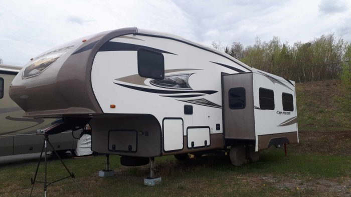 FIFTH WHEEL CROSSROADS CRUISER CF27 2012 30 PIEDS - Image 14