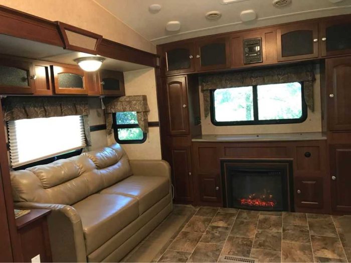 FIFTH WHEEL FOREST RIVER ROCKWOOD SIGNATURE 8265WS 28,5 PIEDS 2016 - Image 3