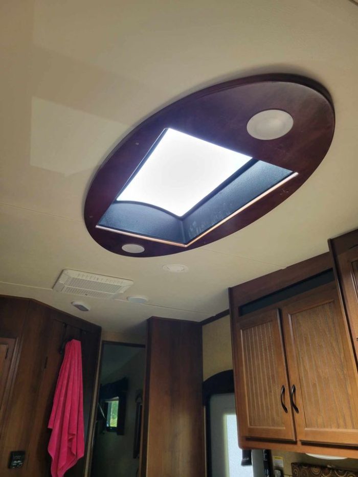 FIFTH WHEEL JAYCO EAGLE HT 26.5RKS 2015 30.2 PIEDS TOTAL AVEC BUNK BED - Image 13
