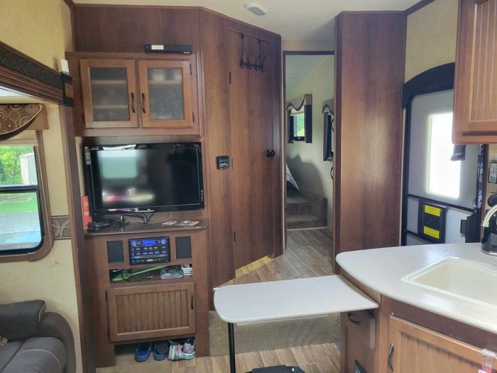 FIFTH WHEEL JAYCO EAGLE HT 26.5RKS 2015 30.2 PIEDS TOTAL AVEC BUNK BED - Image 4