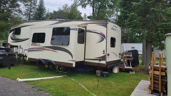 FIFTH WHEEL JAYCO EAGLE HT 26.5RKS 2015 30.2 PIEDS TOTAL AVEC BUNK BED - Image 18