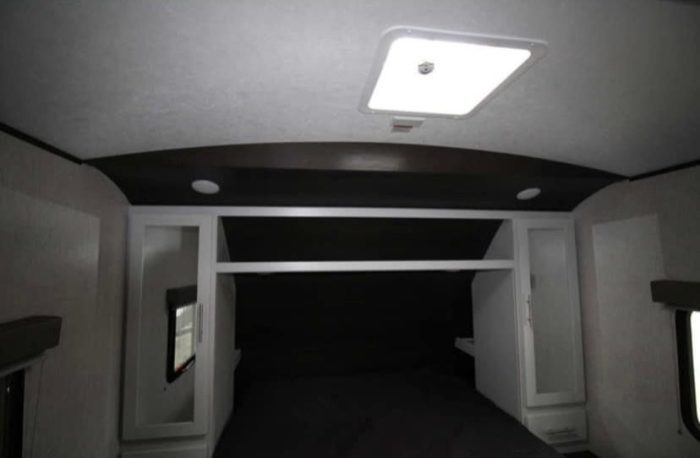 ROULOTTE KEYSTONE BULLET PREMIER 30RIPR 2020 2 EXTENTIONS FACE À FACE - Image 15