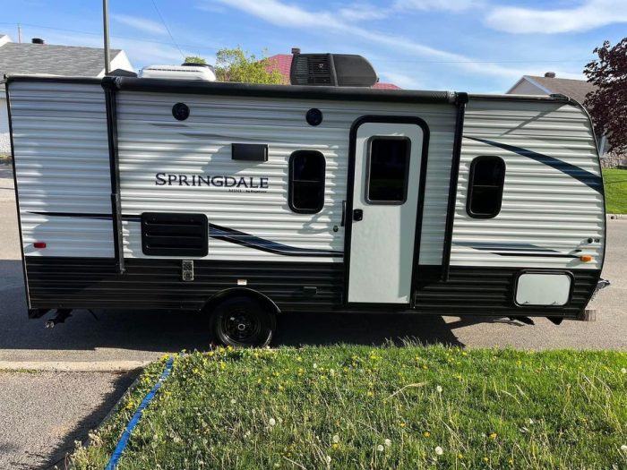 ROULOTTE KEYSTONE SPRINGDALE 2020 MINI 1760BH 22 PIEDS TOTAL LÉGÈRE 3680 LBS - Image 9