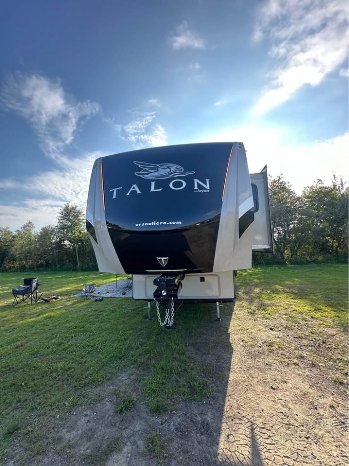 FIFTH WHEEL JAYCO TALON 405T 2021 CARGO TOY HAULER 41.42 PIEDS - Image 4