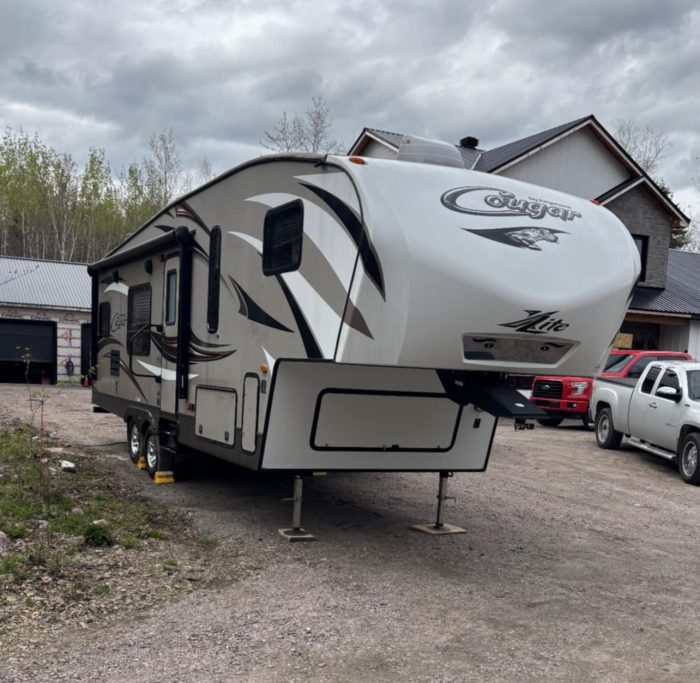 FIFTH WHEEL KEYSTONE COUGAR 27RKS 2016 30 PIEDS – Image 2