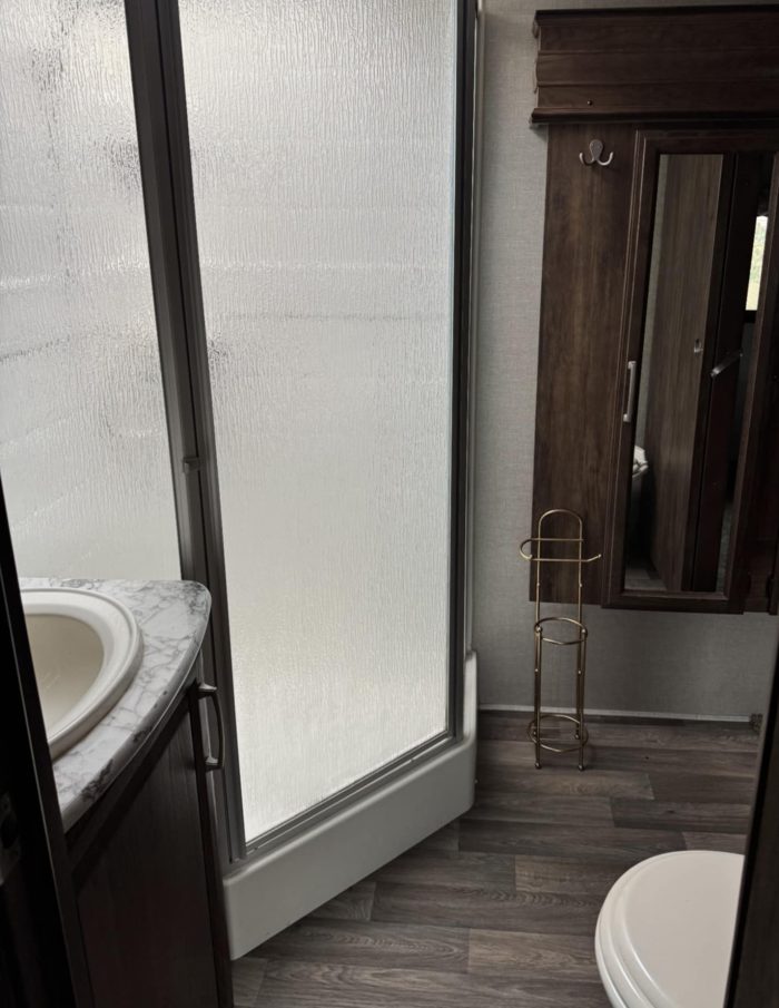FIFTH WHEEL KEYSTONE COUGAR 336BH 2017 37 PIEDS 4 EXTENSIONS CUISINE EXTÉRIEUR (Copie) (Copie) – Image 14