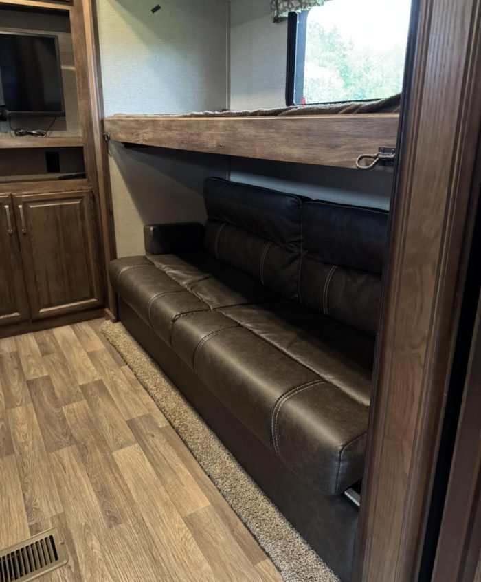FIFTH WHEEL KEYSTONE COUGAR 336BH 2017 37 PIEDS 4 EXTENSIONS CUISINE EXTÉRIEUR (Copie) (Copie) – Image 11