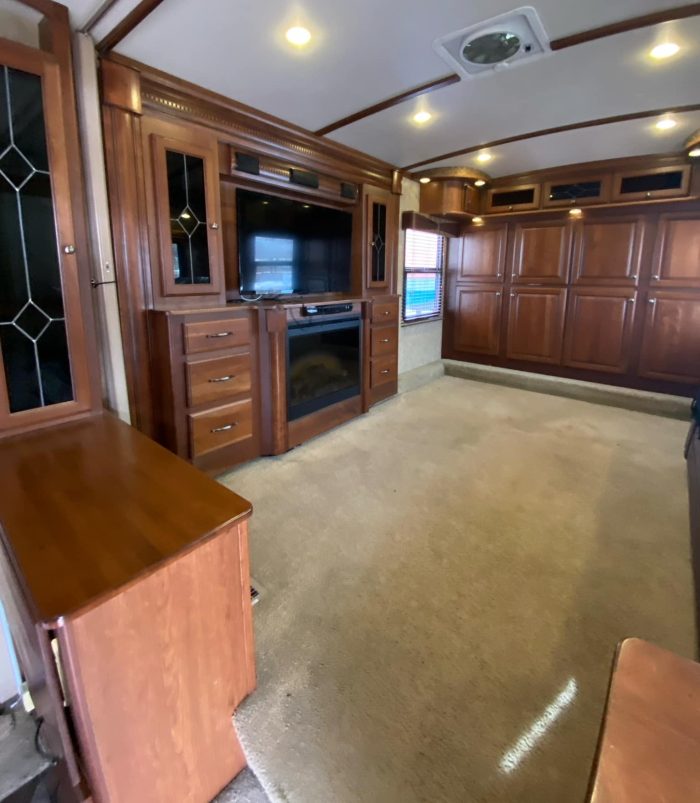 FIFTH WHEEL DUTCHMEN INFINITY 3855FL 2013 42 PIEDS 5 EXTENSIONS SALON AVANT – Image 5