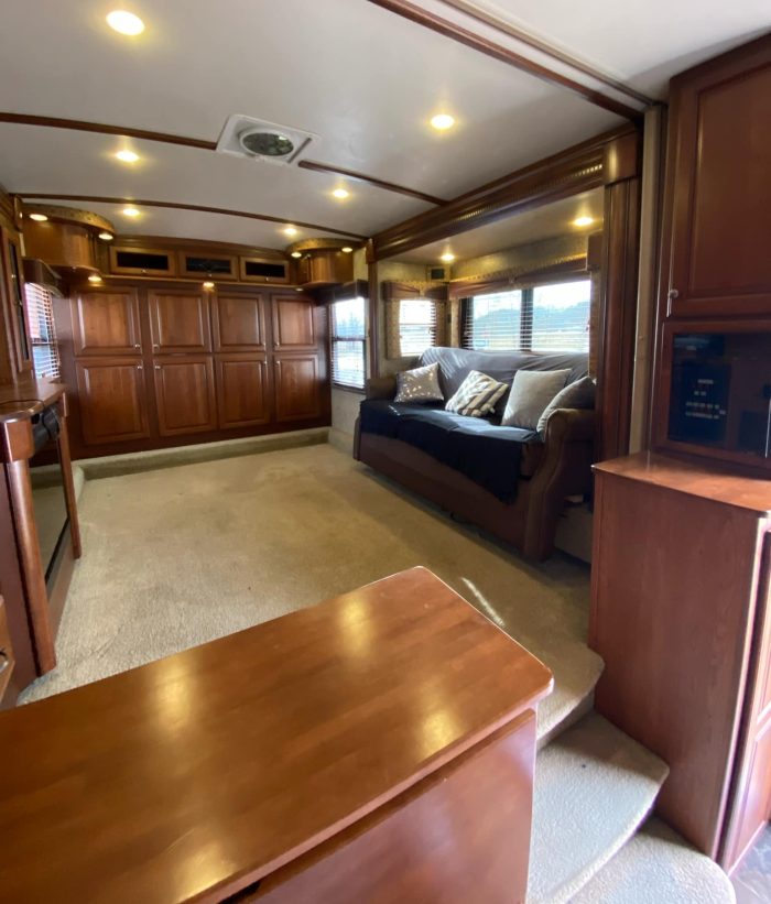 FIFTH WHEEL DUTCHMEN INFINITY 3855FL 2013 42 PIEDS 5 EXTENSIONS SALON AVANT – Image 6