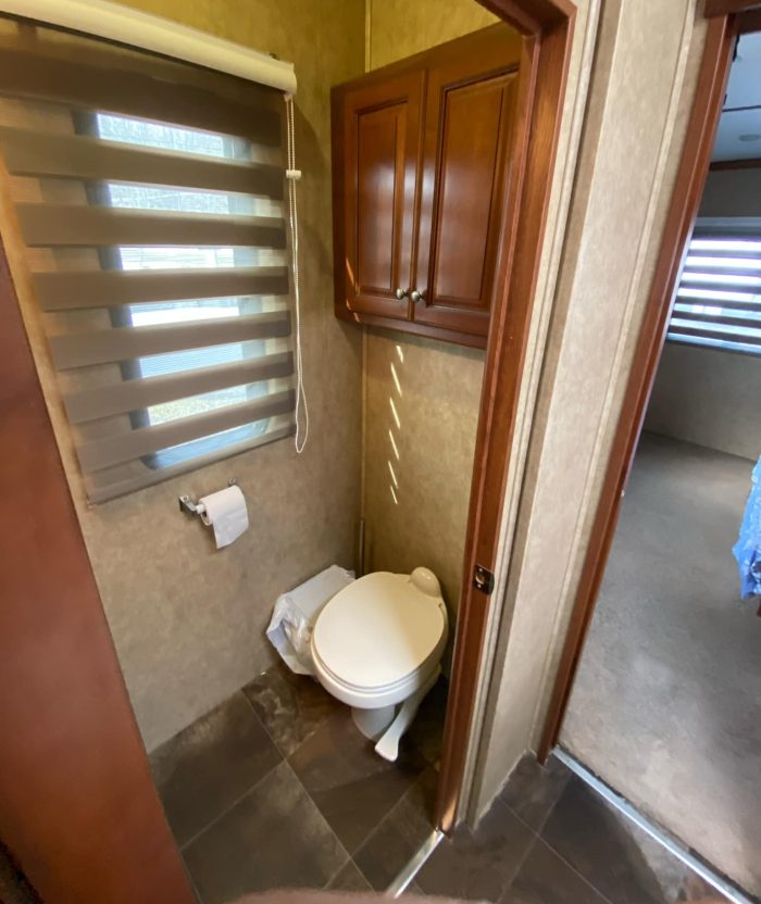 FIFTH WHEEL DUTCHMEN INFINITY 3855FL 2013 42 PIEDS 5 EXTENSIONS SALON AVANT – Image 17