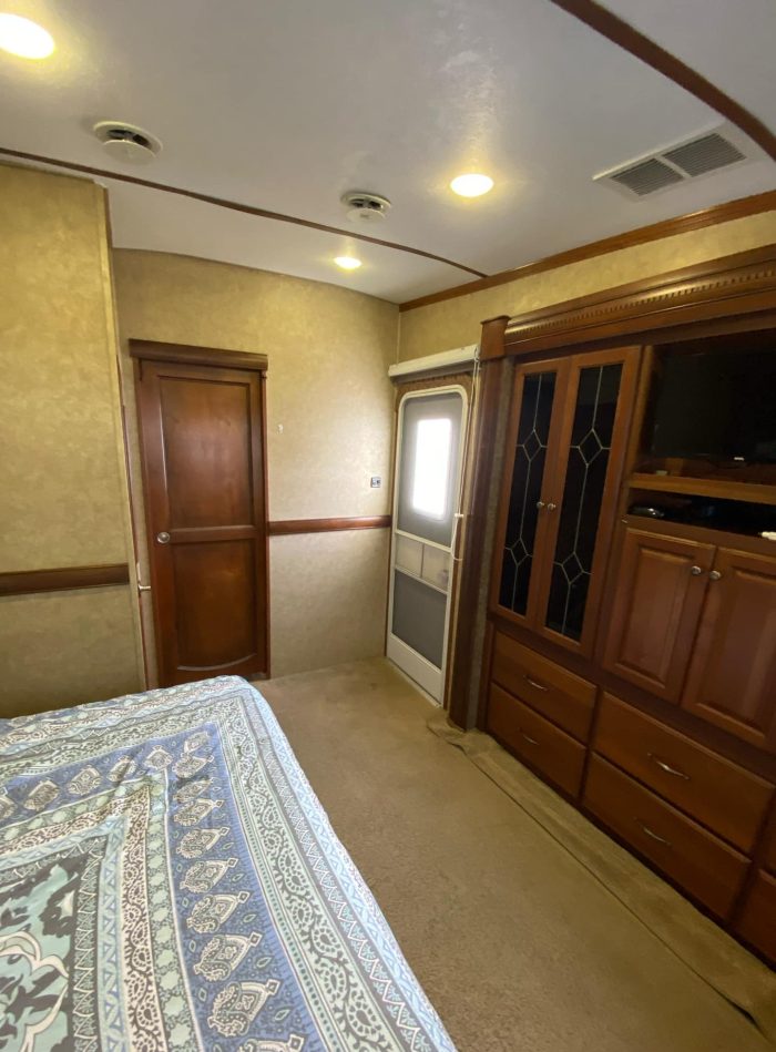 FIFTH WHEEL DUTCHMEN INFINITY 3855FL 2013 42 PIEDS 5 EXTENSIONS SALON AVANT – Image 15