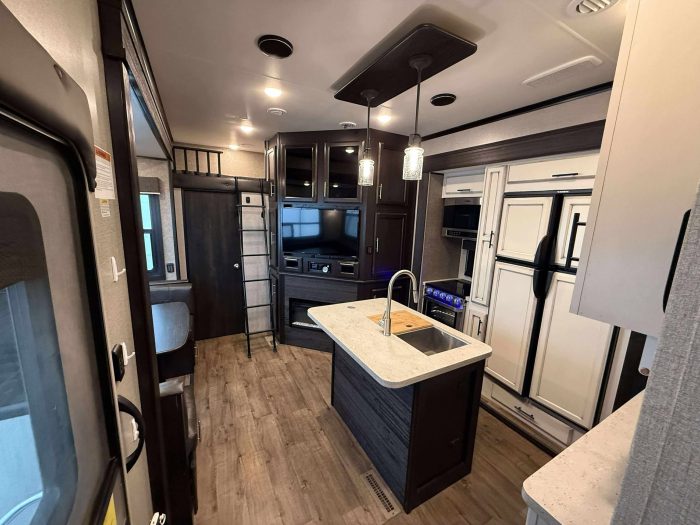 FIFTH WHEEL JAYCO TALON 405T 2021 CARGO GARAGE 8 X 11 PIEDS 42 PIEDS – Image 3