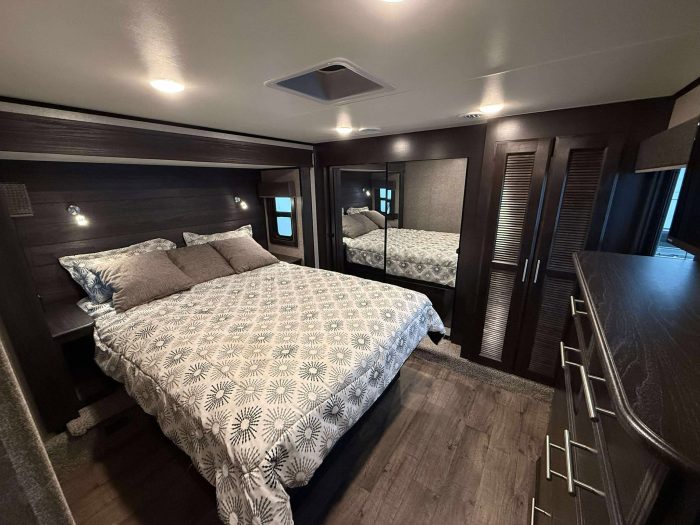 FIFTH WHEEL JAYCO TALON 405T 2021 CARGO GARAGE 8 X 11 PIEDS 42 PIEDS – Image 10
