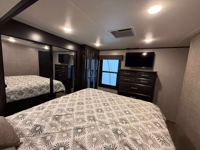 FIFTH WHEEL JAYCO TALON 405T 2021 CARGO GARAGE 8 X 11 PIEDS 42 PIEDS – Image 11