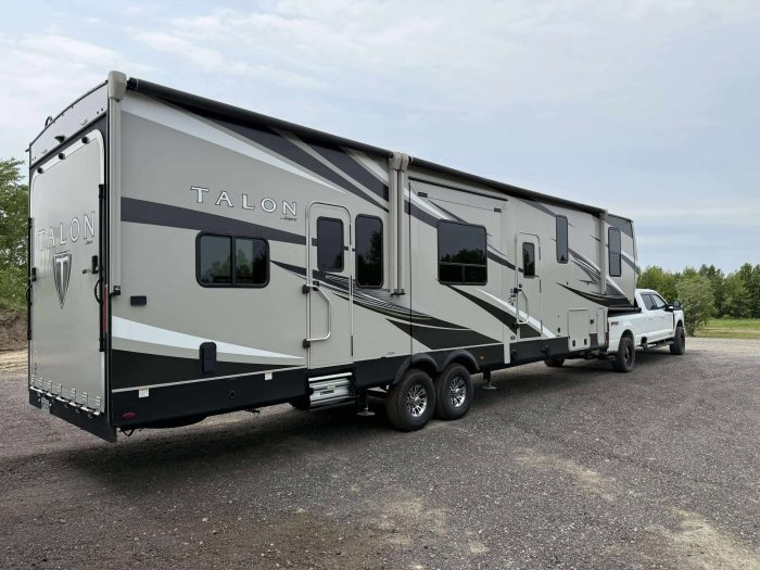 FIFTH WHEEL JAYCO TALON 405T 2021 CARGO GARAGE 8 X 11 PIEDS 42 PIEDS – Image 24