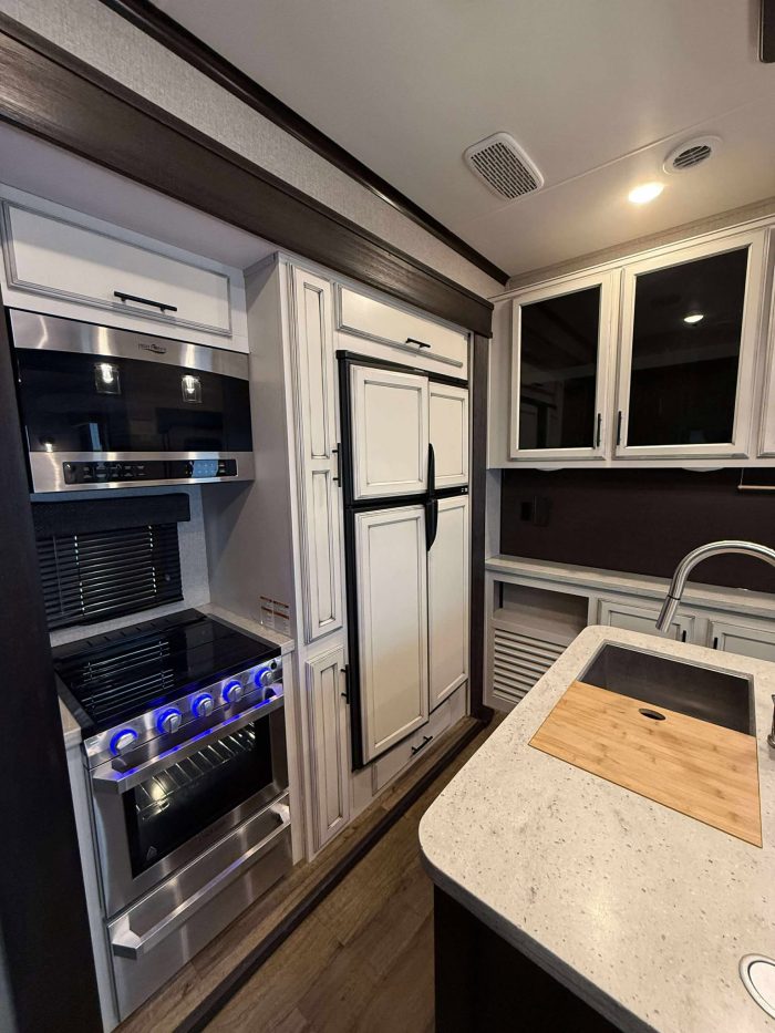 FIFTH WHEEL JAYCO TALON 405T 2021 CARGO GARAGE 8 X 11 PIEDS 42 PIEDS – Image 6