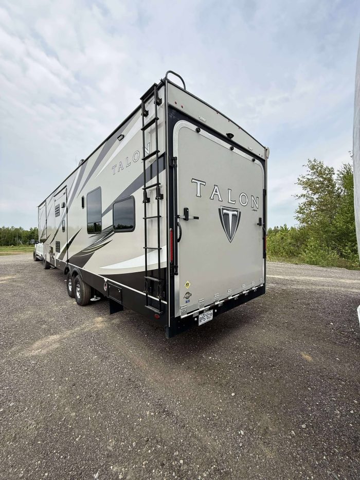 FIFTH WHEEL JAYCO TALON 405T 2021 CARGO GARAGE 8 X 11 PIEDS 42 PIEDS – Image 28