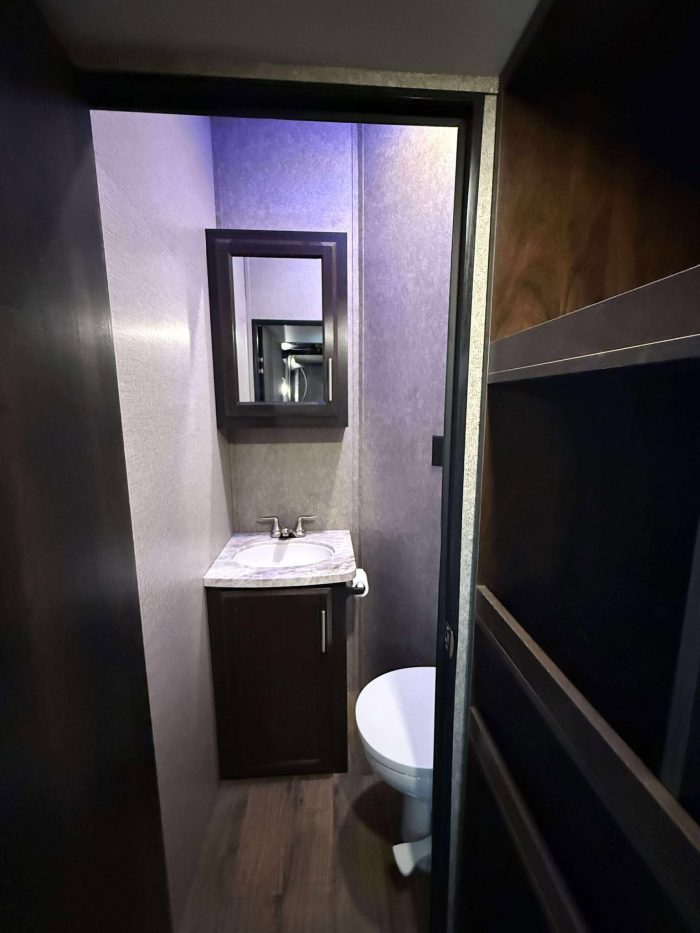 FIFTH WHEEL JAYCO TALON 405T 2021 CARGO GARAGE 8 X 11 PIEDS 42 PIEDS – Image 17