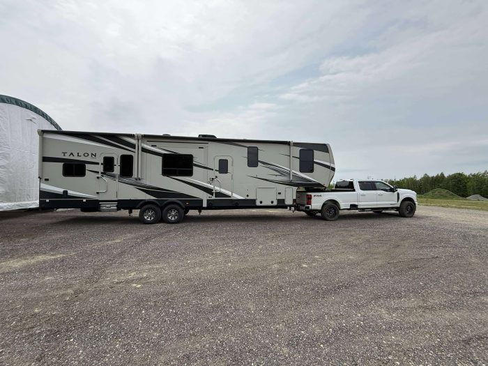 FIFTH WHEEL JAYCO TALON 405T 2021 CARGO GARAGE 8 X 11 PIEDS 42 PIEDS – Image 27