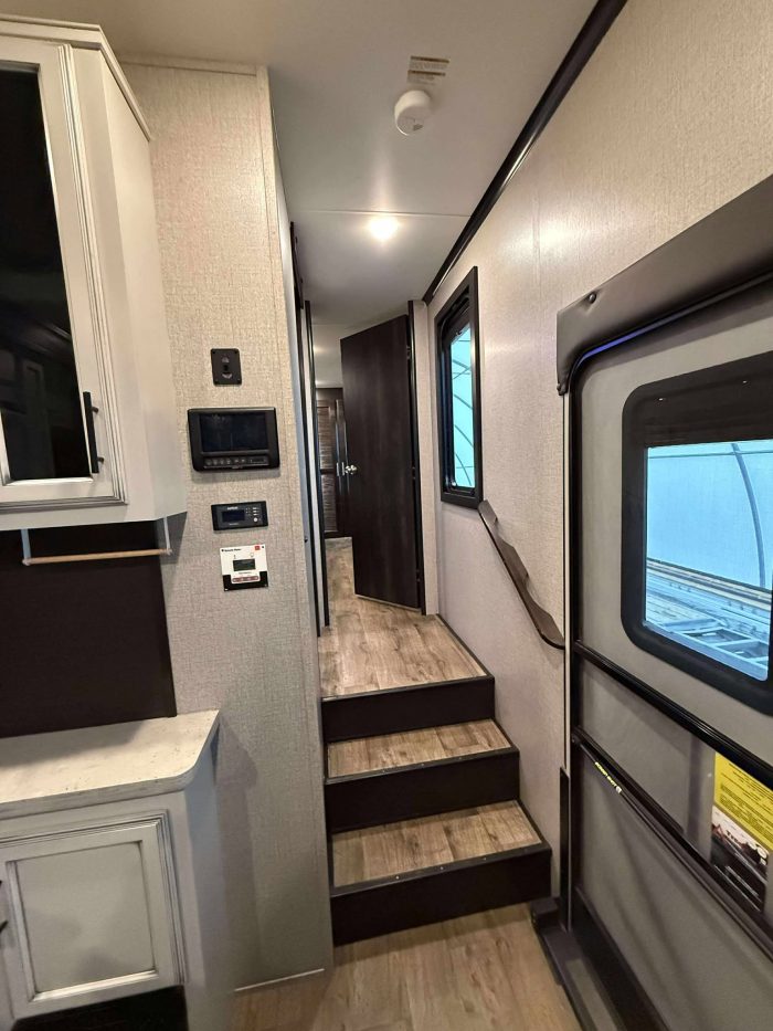 FIFTH WHEEL JAYCO TALON 405T 2021 CARGO GARAGE 8 X 11 PIEDS 42 PIEDS – Image 9