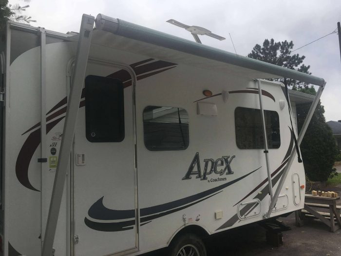 ROULOTTE HYBRIDE 19 PIEDS COACHMEN APEX 151RB 2013 COUCHE 6-8 – Image 10