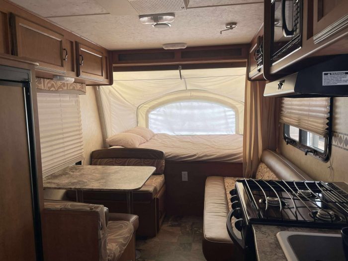 ROULOTTE HYBRIDE 19 PIEDS COACHMEN APEX 151RB 2013 COUCHE 6-8 – Image 2