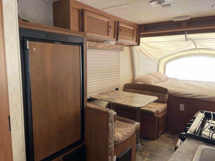 ROULOTTE HYBRIDE 19 PIEDS COACHMEN APEX 151RB 2013 COUCHE 6-8 – Image 3