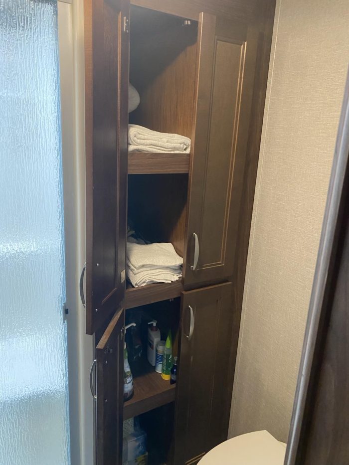 FIFTH WHEEL KEYSTONE MONTANA HIGH COUNTRY 380TH 2018 41 PIEDS CARGO 5 X 10 PIEDS (Copie) – Image 16
