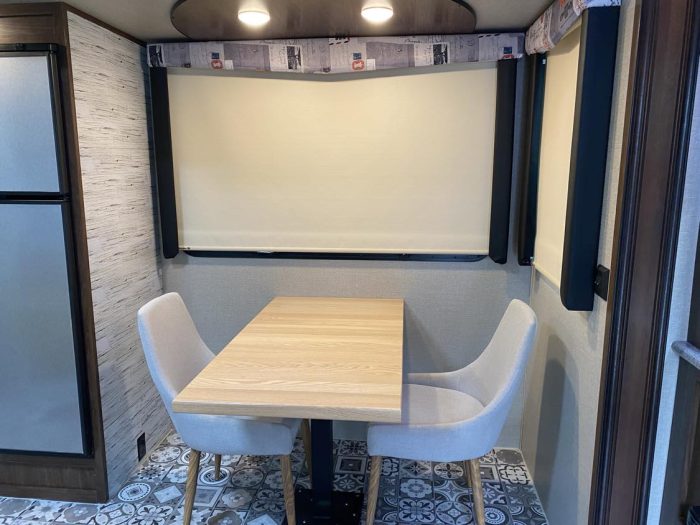 FIFTH WHEEL KEYSTONE MONTANA HIGH COUNTRY 380TH 2018 41 PIEDS CARGO 5 X 10 PIEDS (Copie) – Image 10