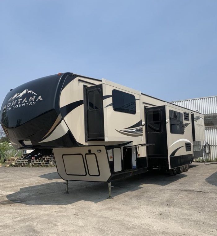 FIFTH WHEEL KEYSTONE MONTANA HIGH COUNTRY 380TH 2018 41 PIEDS CARGO 5 X 10 PIEDS (Copie)