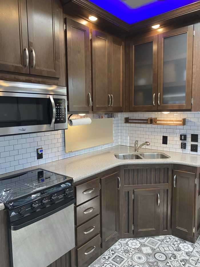 FIFTH WHEEL KEYSTONE MONTANA HIGH COUNTRY 380TH 2018 41 PIEDS CARGO 5 X 10 PIEDS (Copie) – Image 6