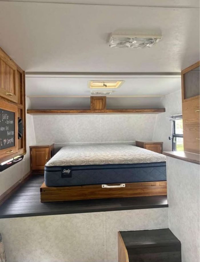 FIFTH WHEEL FOREST RIVER FLAGSTAFF MODÈLE FLF23 2001 23 PIEDS 3400 LBS – Image 4
