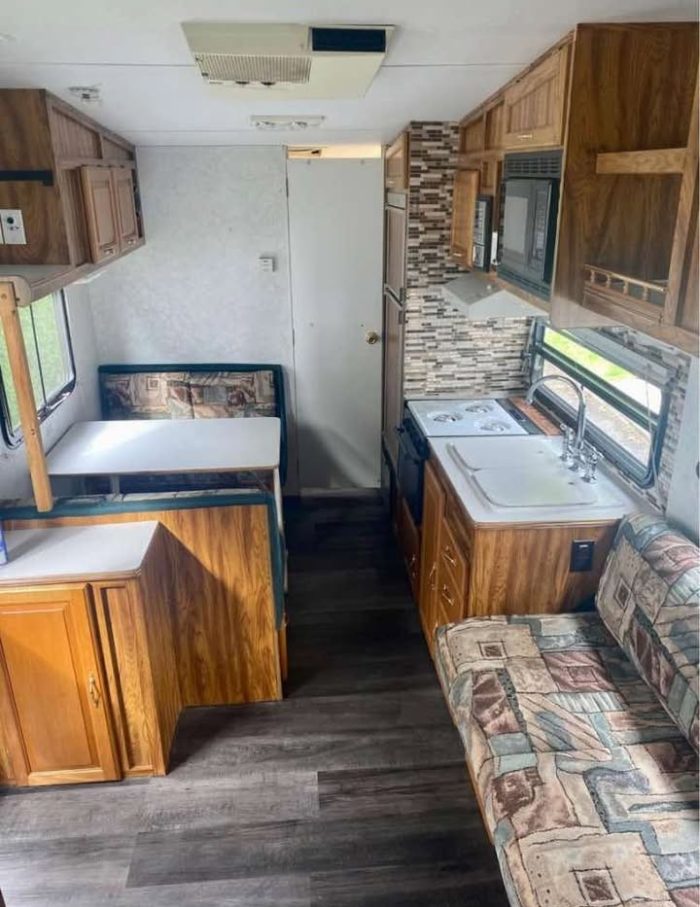 FIFTH WHEEL FOREST RIVER FLAGSTAFF MODÈLE FLF23 2001 23 PIEDS 3400 LBS – Image 2