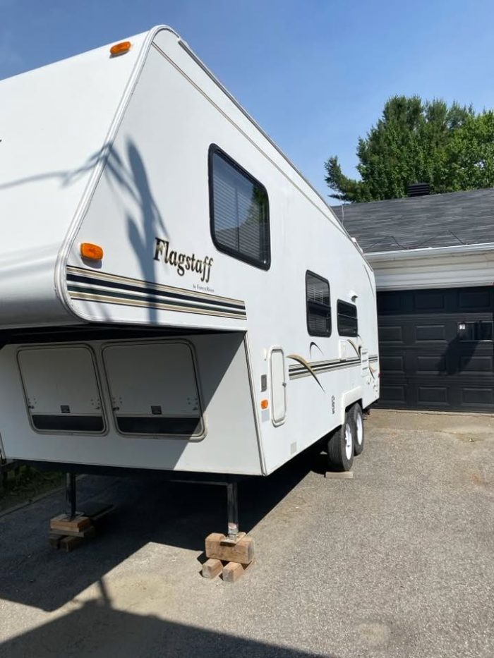 FIFTH WHEEL FOREST RIVER FLAGSTAFF MODÈLE FLF23 2001 23 PIEDS 3400 LBS – Image 7