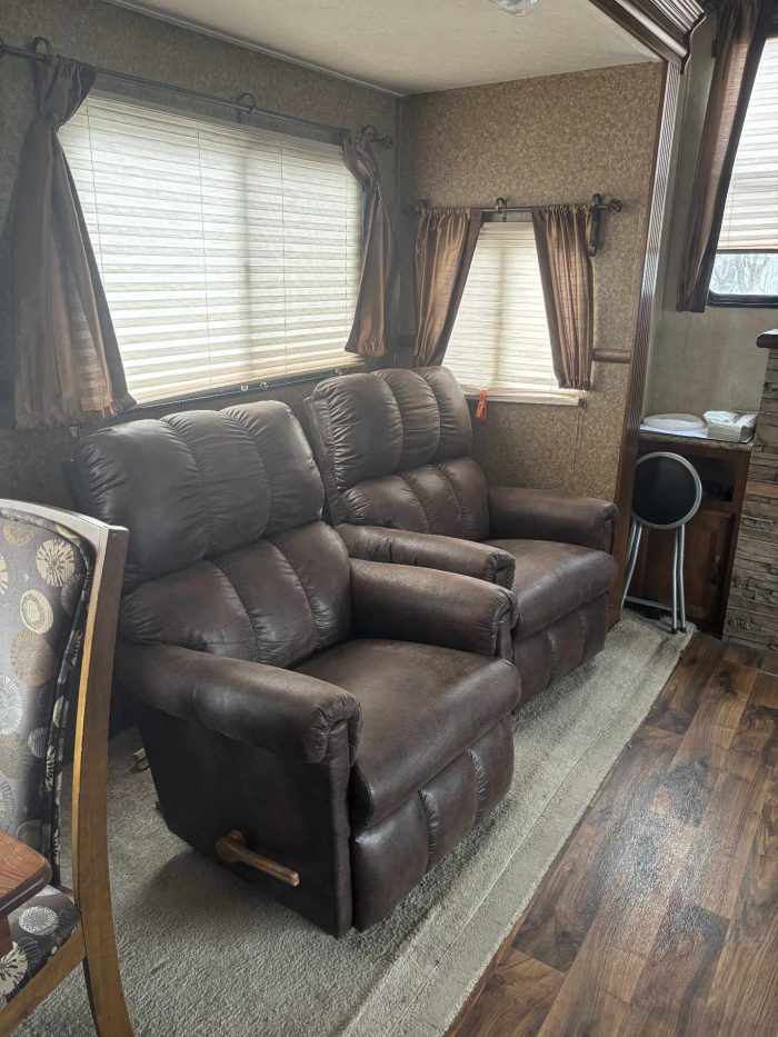 FIFTH WHEEL FOREST RIVER WILDWOOD HERITAGE GLEN LITE 327RES 2014 36 PIEDS – Image 4