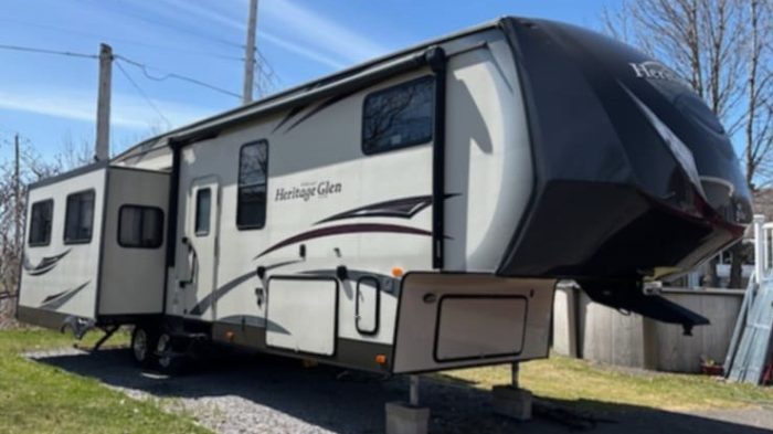 FIFTH WHEEL FOREST RIVER WILDWOOD HERITAGE GLEN LITE 327RES 2014 36 PIEDS – Image 2