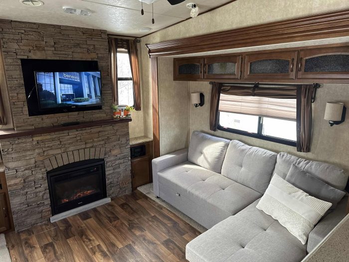 FIFTH WHEEL FOREST RIVER WILDWOOD HERITAGE GLEN LITE 327RES 2014 36 PIEDS – Image 3