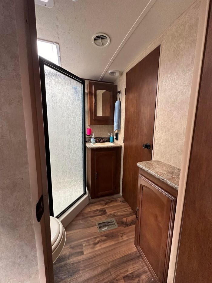 FIFTH WHEEL FOREST RIVER WILDWOOD HERITAGE GLEN LITE 327RES 2014 36 PIEDS – Image 11