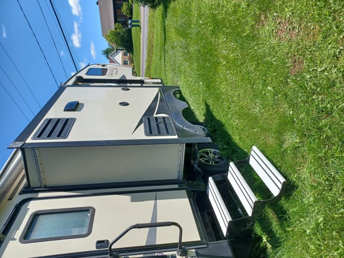 FIFTH WHEEL COACHMEN CHAPARRAL 28RLS 30,5 PIEDS 2018 3 EXTENSIONS 7900 LBS – Image 8