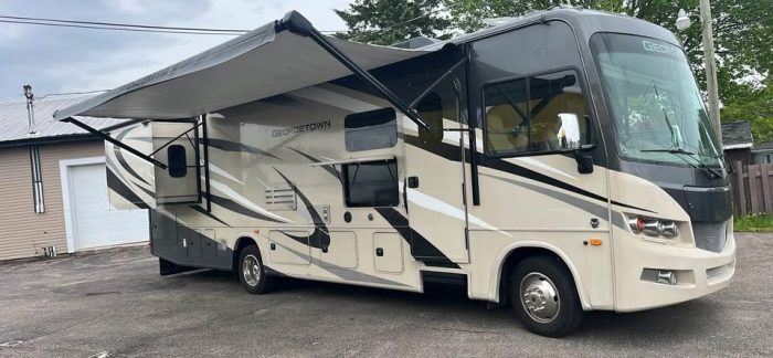MOTORISÉ CLASSE A GEORGETOWN GT5 2020 34 PIEDS V10 TRITTON 6.8L