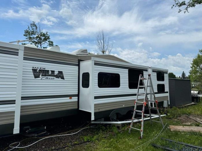 ROULOTTE DE PARC VILLA SALEM 2015 40 PIEDS AVEC SET UP AU CAMPING ATLANTIDE À ST-CALIXTE – Image 2