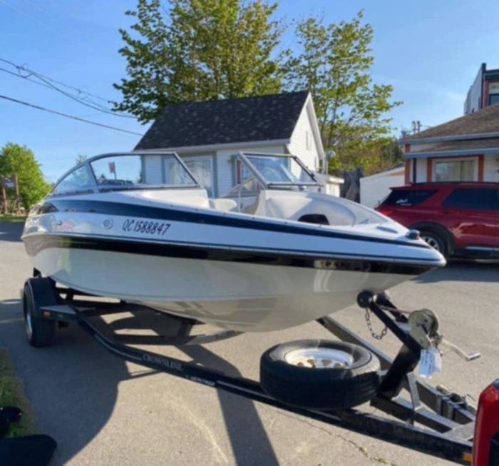 Bateau Crownline 18 pieds