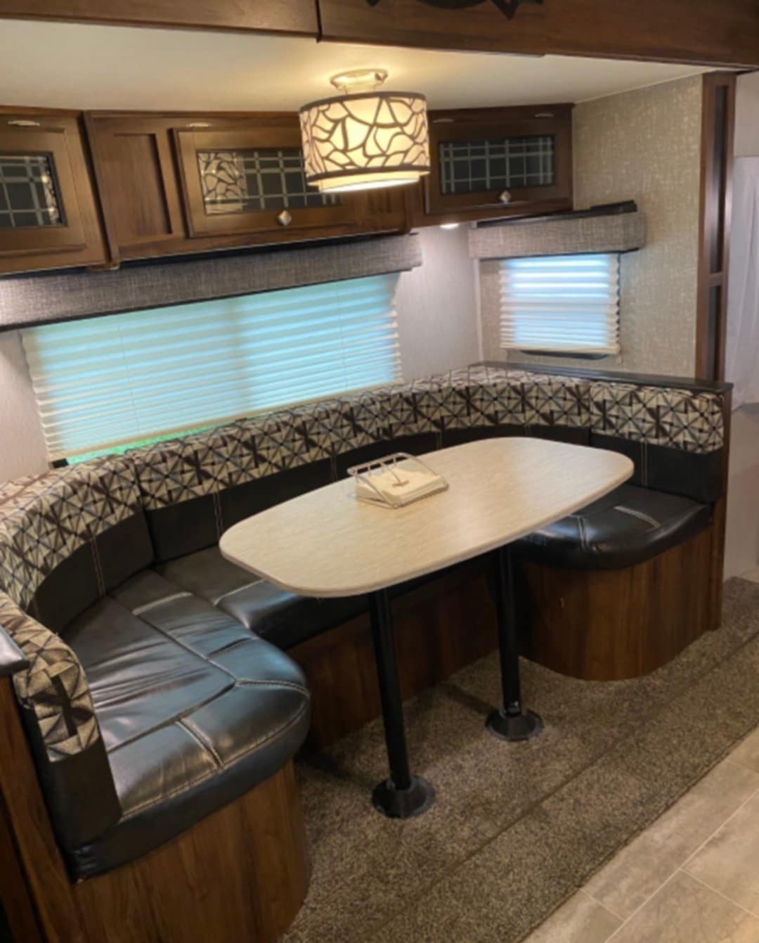 Roulotte Heartland Wilderness 2185RB 2018 – Image 2