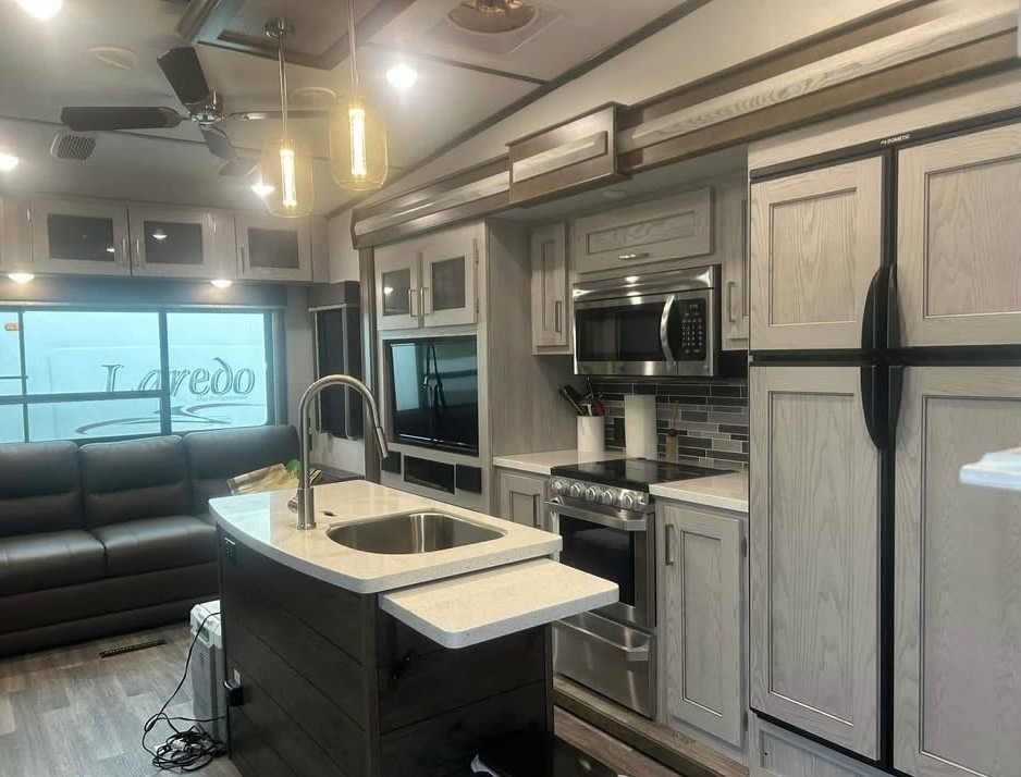 Fifth Wheel Keystone Montana High Country 294RL 2020 – Image 3