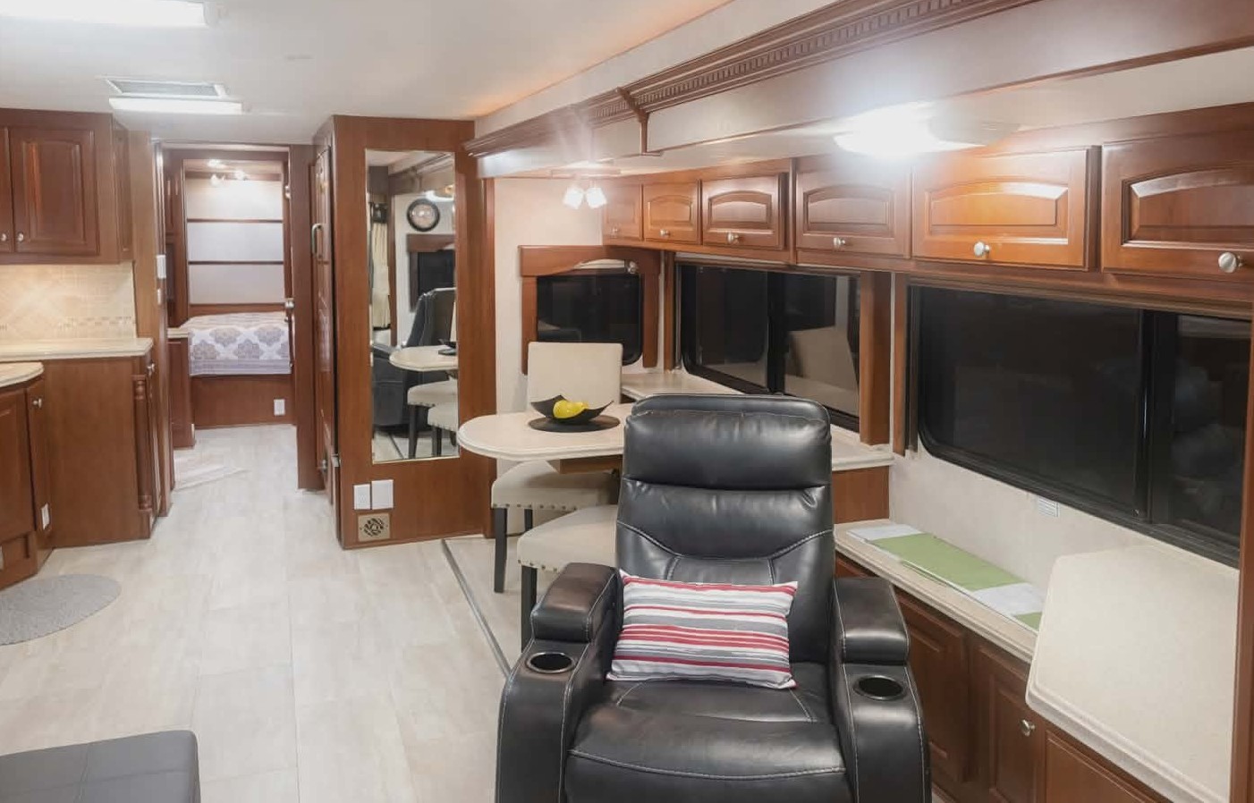 Motorise classe A Mandalay 40 pieds 2005 - 4 extensions – Image 2